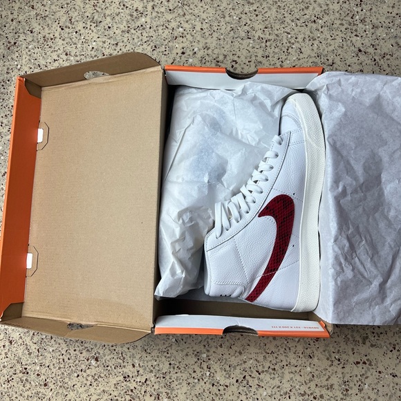 MENS SHOE Size 9 NIKE BLAZER MID 77 VINTAGE WHITE/RACER BLUE (Red/Blue) - Picture 4 of 13
